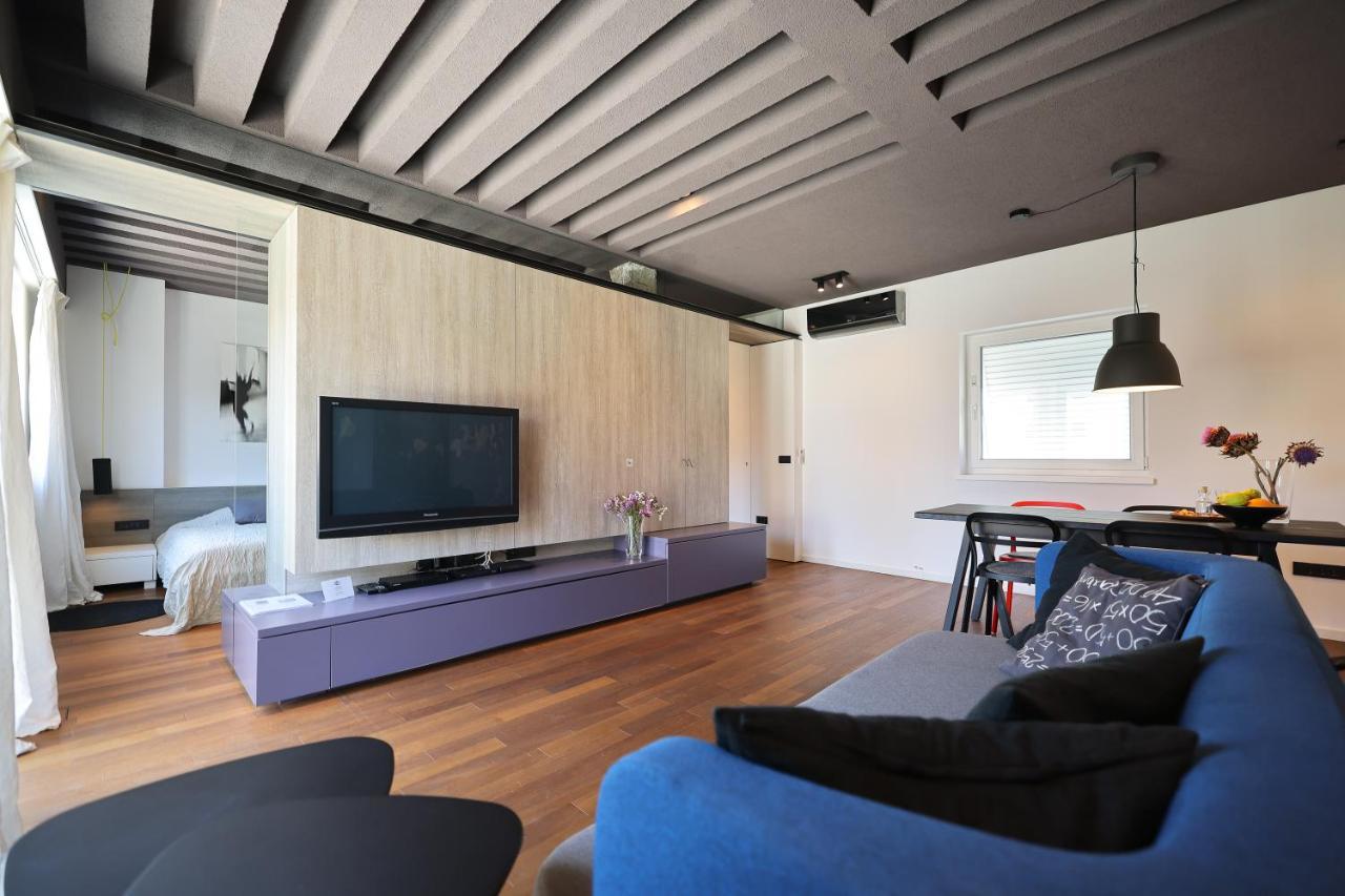 F Apartment *